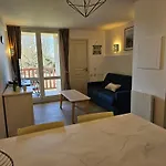 Апартаменты En Avec Piscine *