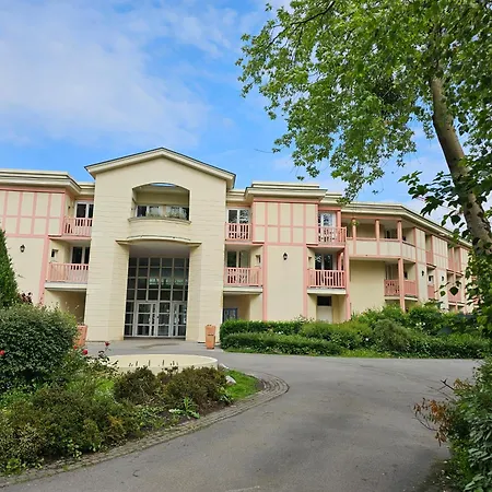 En Avec Piscine Apartment *